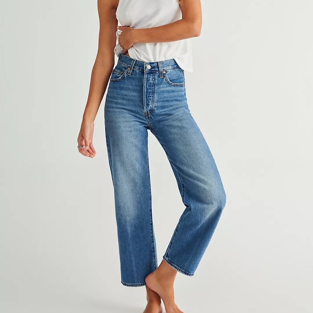 Levi’s Ribcage Straight Ankle Jeans